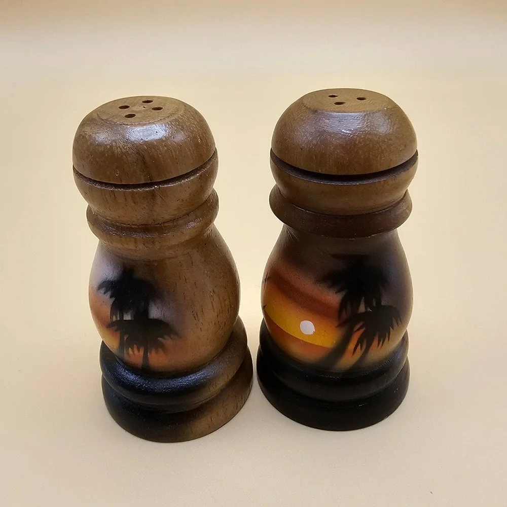 Vintage Wooden‎ Salt and Pepper Shakers Tropical Sunset Palm Tree Design